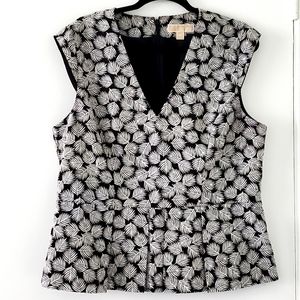 Michael Kors V-neck, Sleeveless, peplum, black and white, Sz XL, Leaf pattern